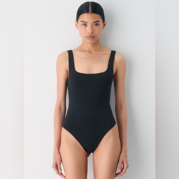 Babaton Tops - NWOT - Aritzia Babaton Original Contour Squareneck Bodysuit